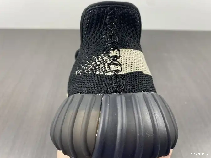 hype White V2 Adidas Black Boost 350 Yeezy Core BY1604 0531